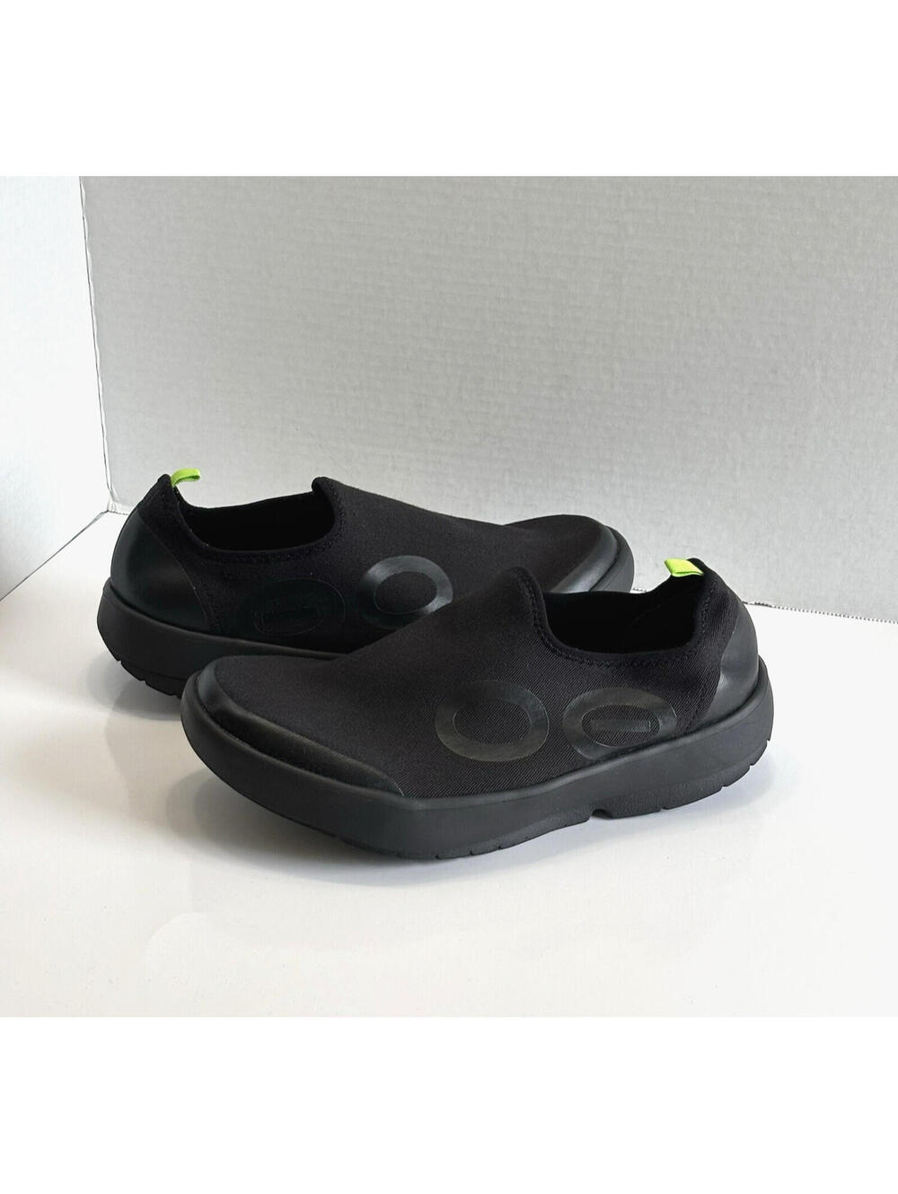Oofos Oomg Eezee Low Slip On Shoes Men's Size 8 Black Comfort Recovery Sneaker